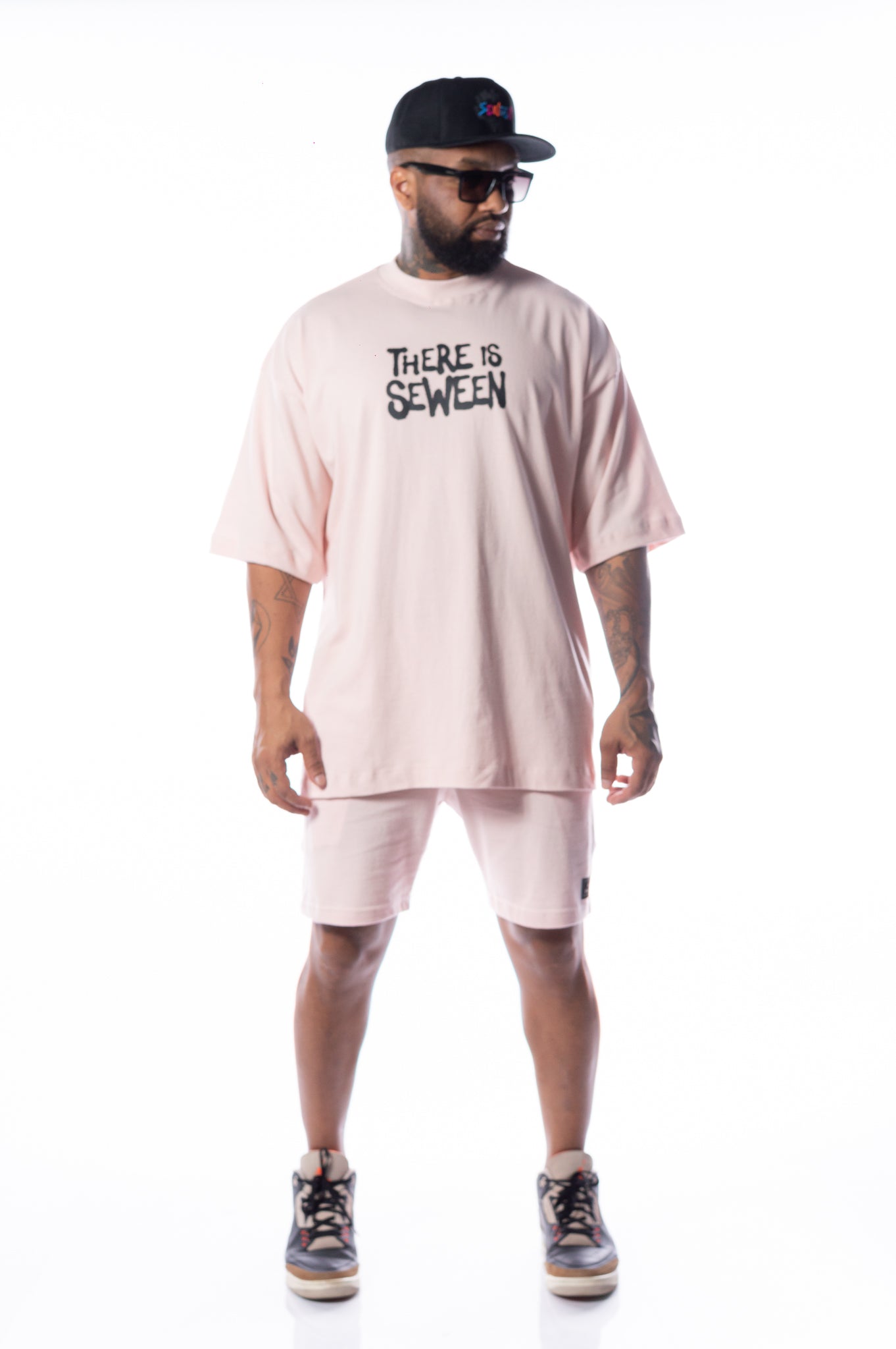 Camiseta Oversized  THERE IS