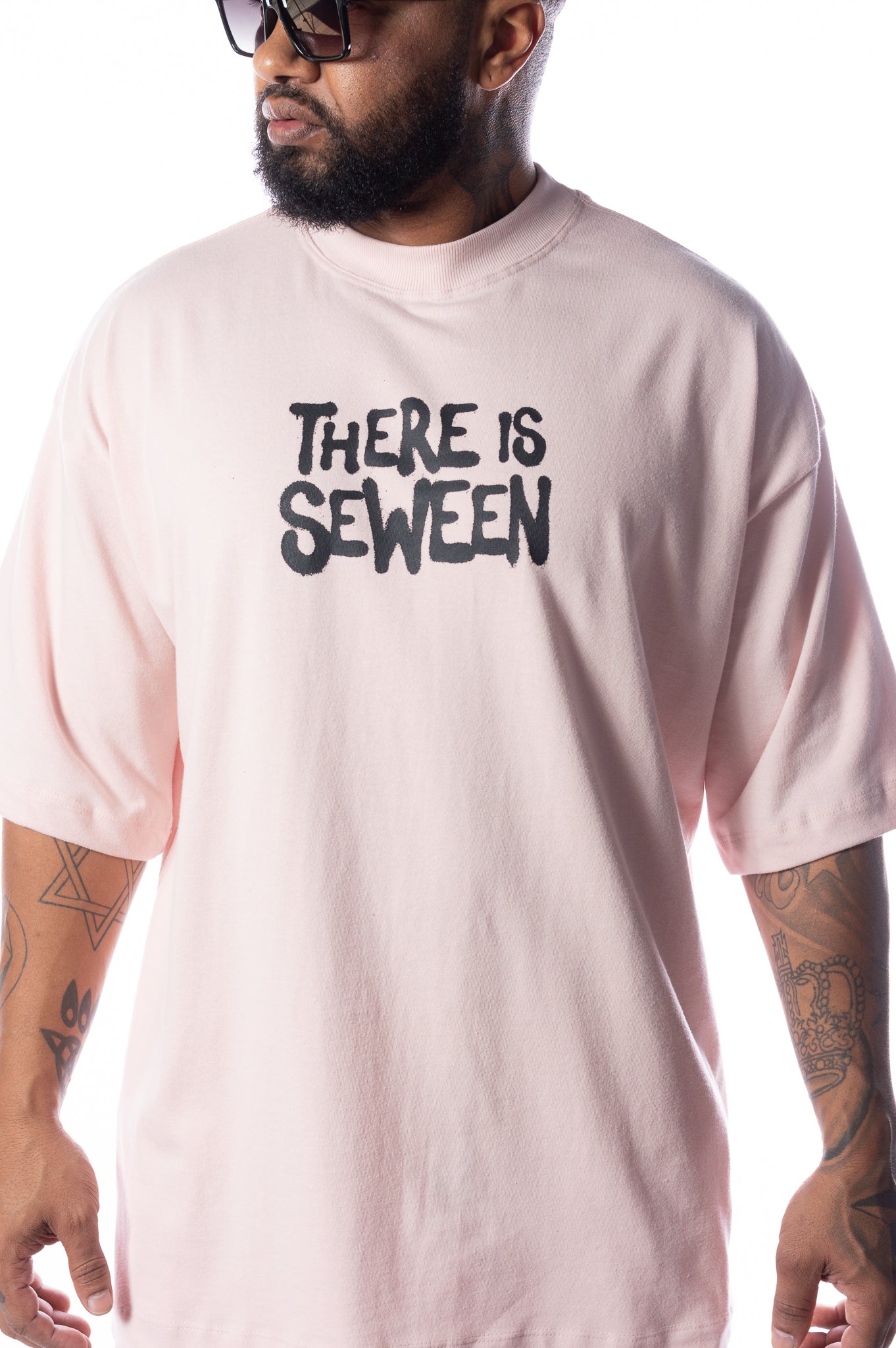 Camiseta Oversized  THERE IS